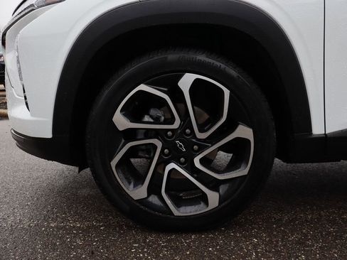 Used 2025 Chevrolet Trax RS w/ Sunroof Package image 28