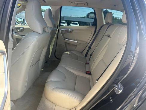 Used 2016 Volvo XC60 T5 Premier w/ Proximity Package AWD/4WD image 28