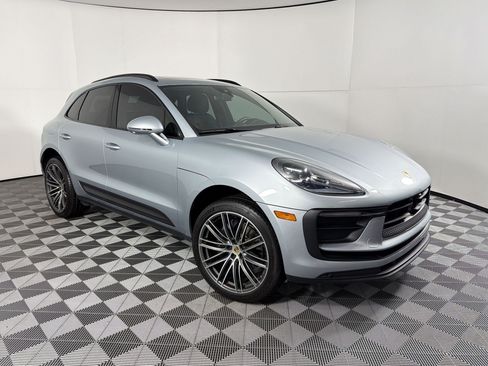 Certified 2026 Porsche Macan AWD/4WD image 7