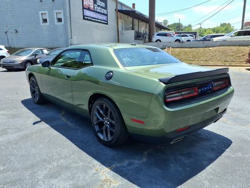 Used 2019 Dodge Challenger SXT w/ Blacktop Package RWD image 5