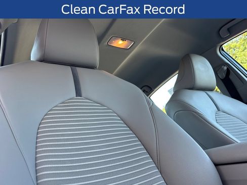 Used 2022 Toyota Camry SE FWD image 21
