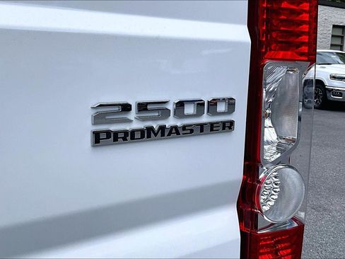 Used 2025 RAM ProMaster 2500 w/ Convenience Group FWD image 8
