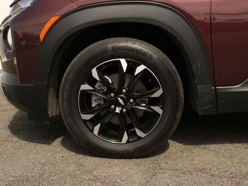 Used 2023 Chevrolet TrailBlazer LT image 3