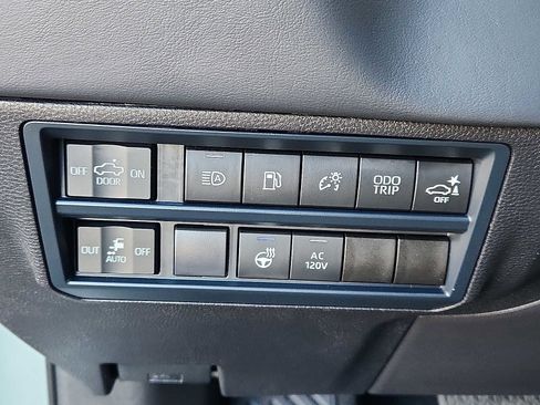 Used 2025 Toyota Tundra Platinum image 22