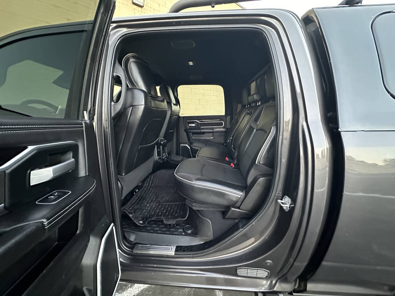 Used 2020 RAM 2500 Laramie w/ Night Edition AWD/4WD image 13