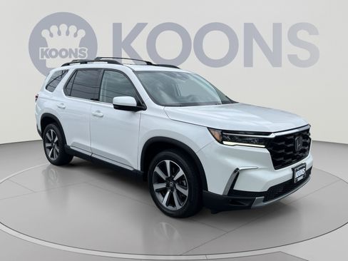 Used 2023 Honda Pilot Touring image 10