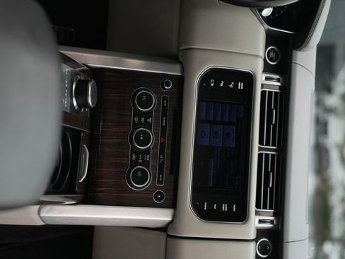 Used 2015 Land Rover Range Rover Supercharged image 21