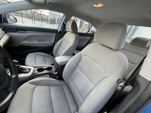 Used 2017 Hyundai Elantra SE FWD image 13