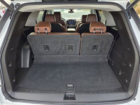 Used 2021 Chevrolet Traverse High Country image 14