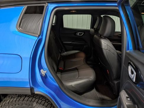 Used 2025 Jeep Compass Trailhawk AWD/4WD image 25
