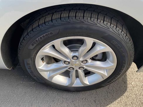 Used 2019 Chevrolet Cruze LT image 33