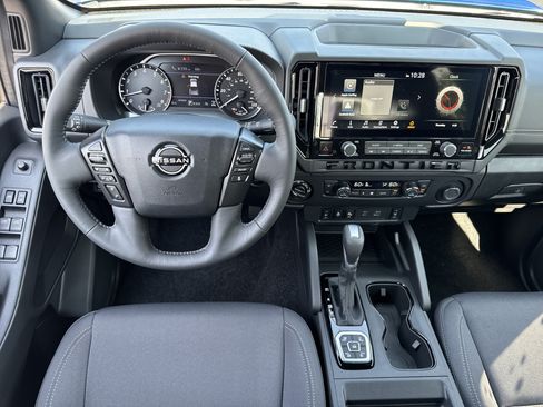 New 2026 Nissan Frontier SV w/ SV Convenience Package AWD/4WD image 16