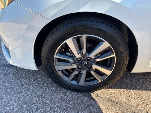 Used 2023 Nissan Versa SV FWD image 12