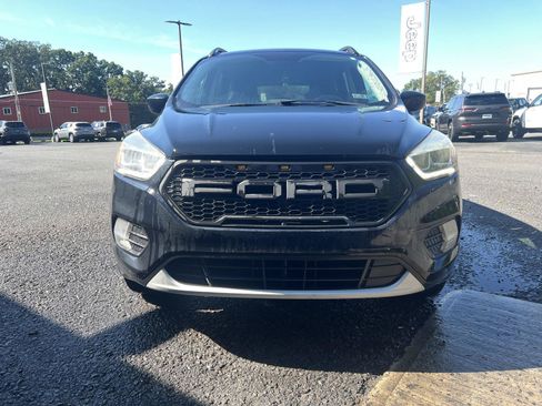 Used 2017 Ford Escape SE w/ Equipment Group 201A AWD/4WD image 8