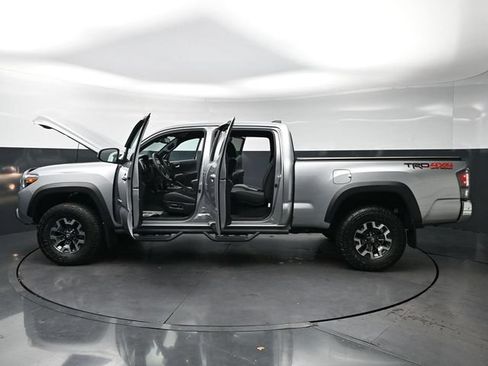 Used 2023 Toyota Tacoma TRD Off-Road AWD/4WD image 33