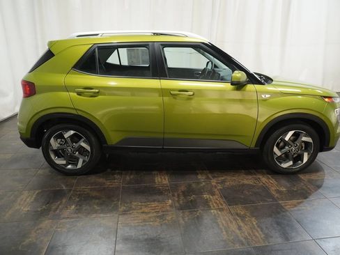 Certified 2023 Hyundai Venue SEL image 4