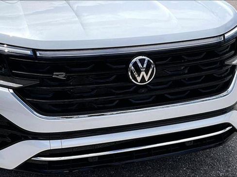 Certified 2026 Volkswagen Atlas SEL Premium R-Line AWD/4WD image 11