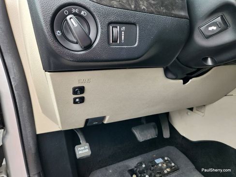 Used 2012 Dodge Grand Caravan SXT image 38