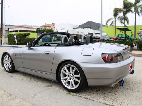 Used 2004 Honda S2000 image 3