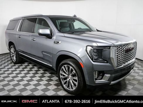 Used 2021 GMC Yukon XL Denali w/ Denali Premium Package image 30