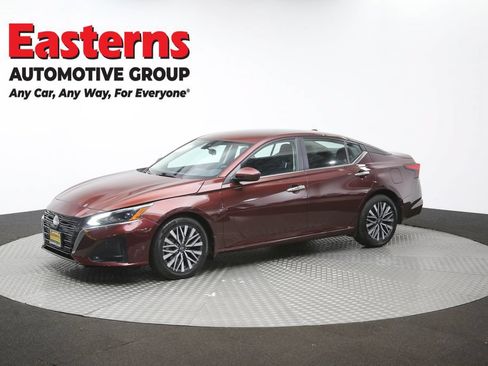 Used 2023 Nissan Altima 2.5 SV FWD image 56