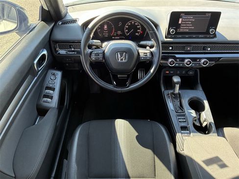 Used 2025 Honda Civic Sport image 14