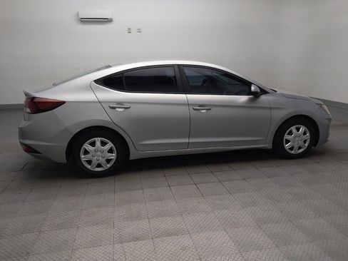 Used 2020 Hyundai Elantra SE FWD image 10