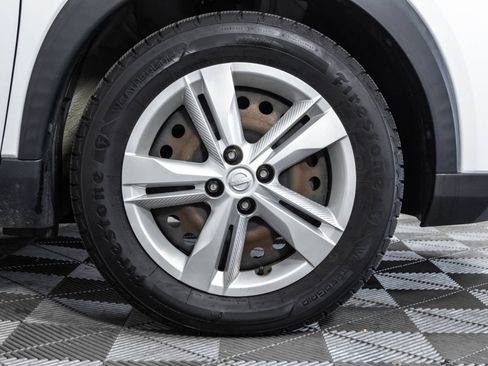 Used 2020 Nissan Kicks S FWD image 28