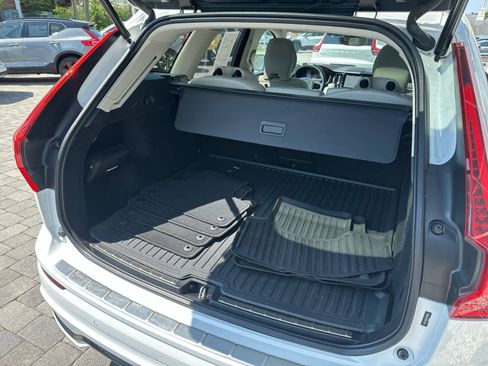 Used 2023 Volvo XC60 B5 Plus w/ Climate Package AWD/4WD image 35