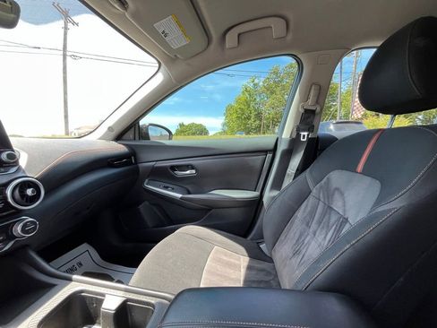 Used 2022 Nissan Sentra SR w/ Electronics Package FWD image 18