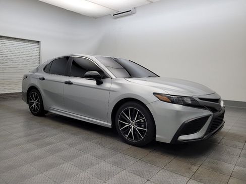 Used 2022 Toyota Camry SE image 11