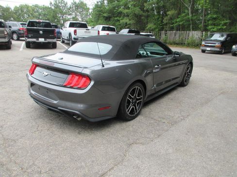 Used 2021 Ford Mustang Premium RWD image 5