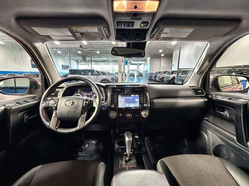 Used 2021 Toyota 4Runner TRD Off-Road AWD/4WD image 36