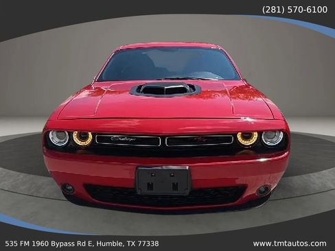 Used 2016 Dodge Challenger R/T RWD image 2