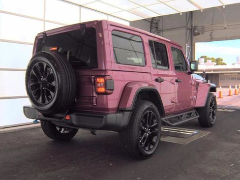 Used 2024 Jeep Wrangler Unlimited Sahara w/ Technology Group AWD/4WD image 6