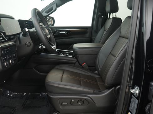 Used 2025 Chevrolet Tahoe High Country w/ Sun And Tow Package AWD/4WD image 28