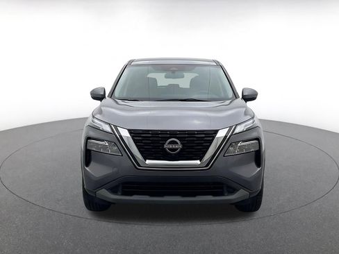 Used 2025 Nissan Rogue SV FWD image 2