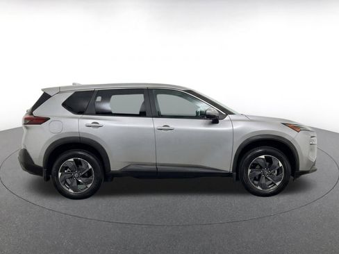Used 2025 Nissan Rogue SV FWD image 10