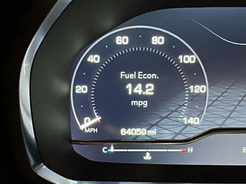 Used 2024 GMC Yukon SLT w/ SLT Premium Package image 12