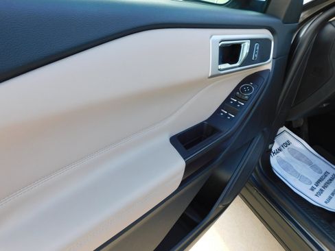 Used 2020 Ford Explorer XLT w/ Equipment Group 202A image 14