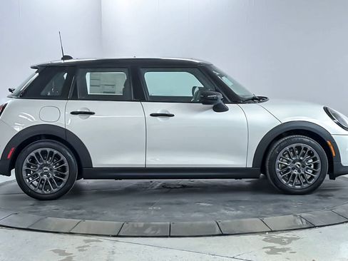 New 2026 MINI Cooper 4-Door Hardtop image 8