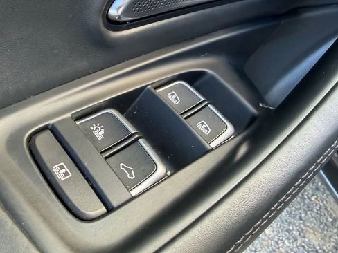 Used 2016 Audi A8 L 4.0T image 18