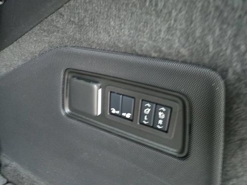 Used 2025 Cadillac Escalade Sport Platinum AWD/4WD image 31