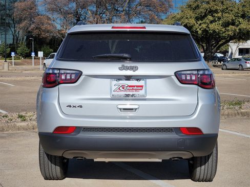 New 2026 Jeep Compass Latitude image 5