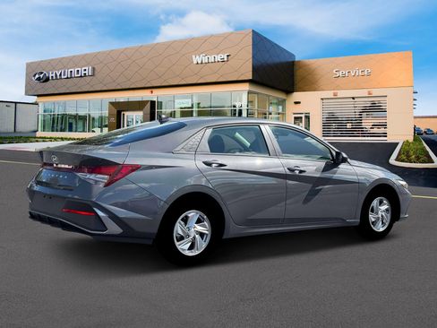 New 2026 Hyundai Elantra SE FWD image 8