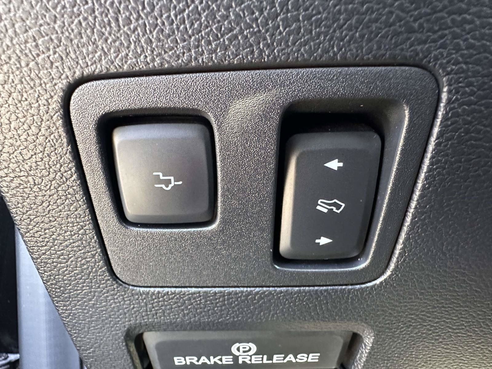 Used 2021 Ford F250 Lariat w/ Lariat Ultimate Package AWD/4WD image 19
