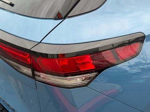 New 2026 Volkswagen Tiguan SE R-Line image 8