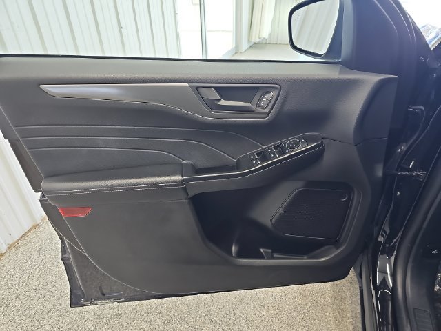 Used 2025 Ford Escape Active AWD/4WD image 10
