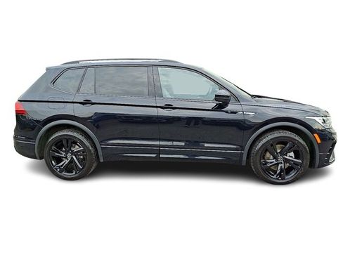 Certified 2023 Volkswagen Tiguan SE R-Line image 7