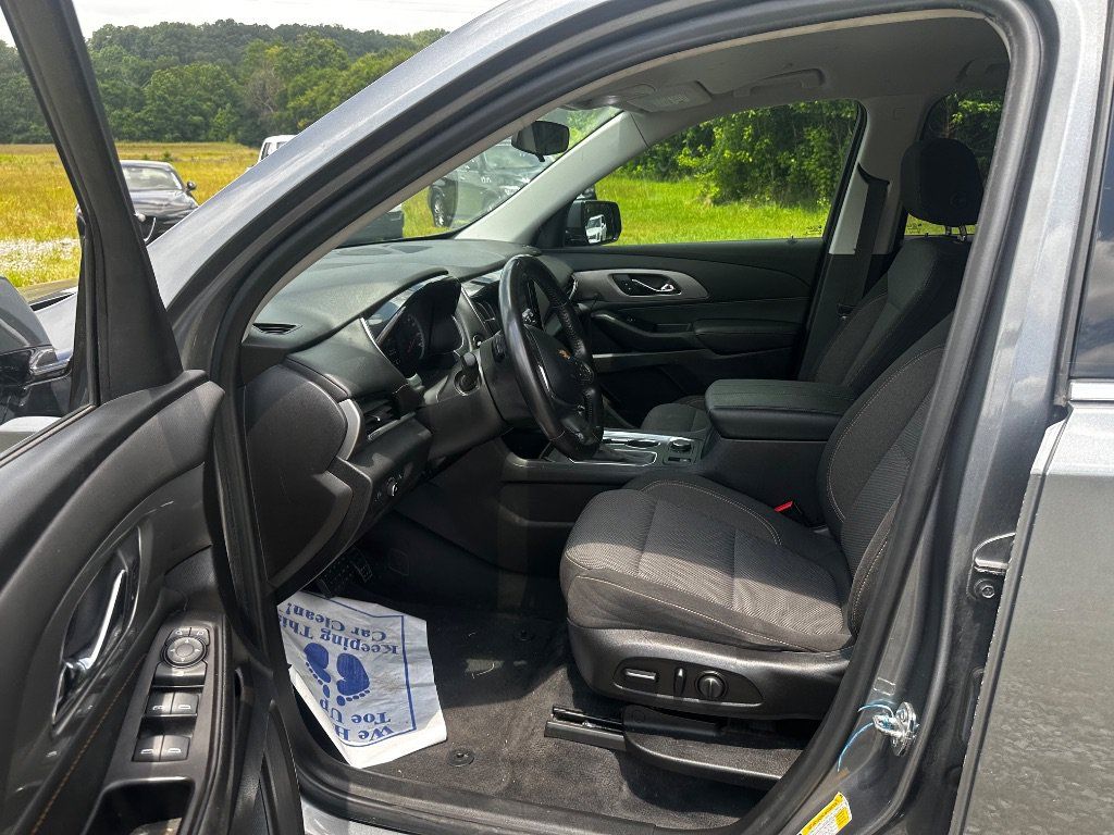 Used 2019 Chevrolet Traverse LT FWD image 14
